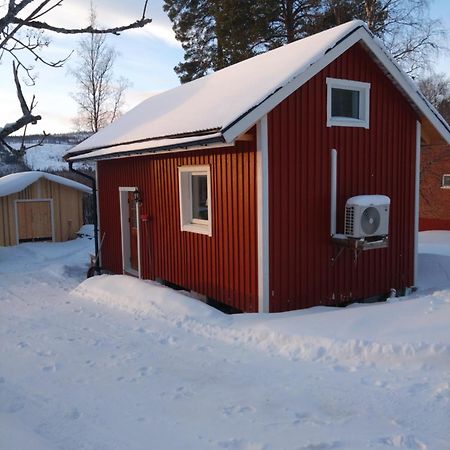 Nyrenoverad Charmig Gaeststuga Med Sovloft I Jaerpen Jarpen Exterior foto